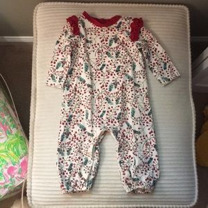 Burts Bees Infant 0-3 Pajamas. Button closure.